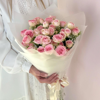 Букет «Нежный аромат» – пышные розовые кустовые розы в элегантной упаковке Усолье-Сибирское Иркутская область