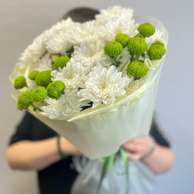 Эксклюзивный букет «Филин Грин» – сочетание белых и зеленых хризантем Усолье-Сибирское Иркутская область