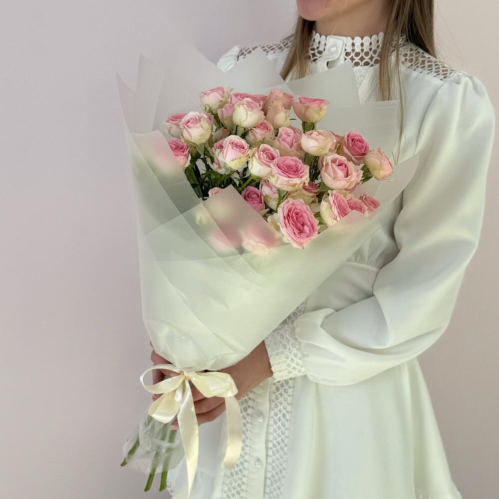 Букет «Нежный аромат» – пышные розовые кустовые розы в элегантной упаковке Усолье-Сибирское Иркутская область